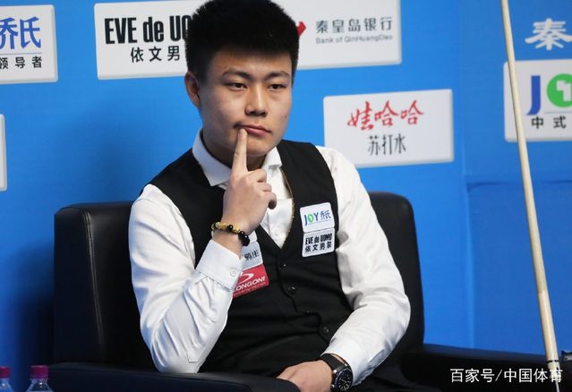 的锋线球员 的锋线球员